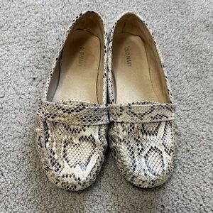 Old Navy Women's Beige Snake Print Loafers